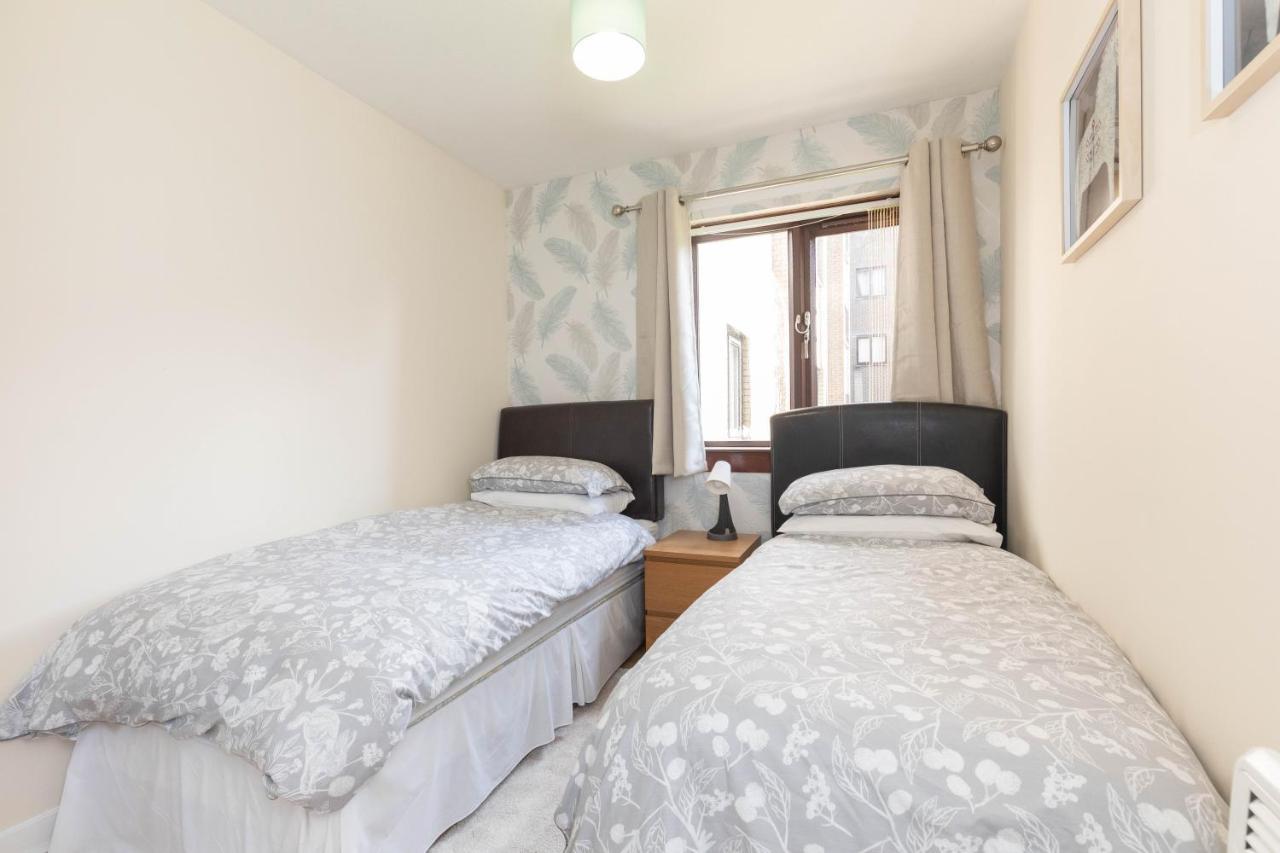 Allanfield Quiet Central Family Apartment With Parking 爱丁堡 外观 照片