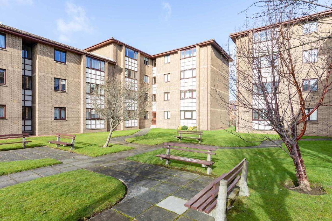 Allanfield Quiet Central Family Apartment With Parking 爱丁堡 外观 照片
